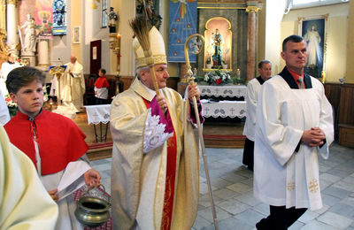 Poświęcenie odnowionej świątyni w Bukowicach