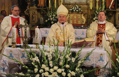 Poświęcenie nowych witraży i Bierzmowanie w Pamięcinie