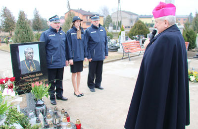 Bp Edward Janiak w Wielkanoc w Słupi pod Kępnem