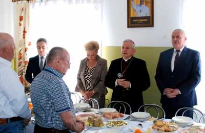 Wielkanocne śniadanie w Towarzystwie Pomocy im. św. Brata Alberta