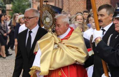 Krzyż znakiem przynależności do Chrystusa – odpust w parafii Podwyższenia Krzyża Świętego w Raszkowie