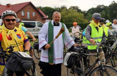 Już po raz trzeci cykliści z ostrowskiego Zębcowa wyruszyli na Jasną Górę