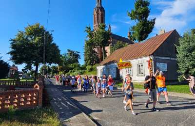 Żółto-Czerwoni w drodze na Jasną Górę