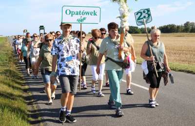 Grupa oliwkowa wyruszyła na pielgrzymi szlak